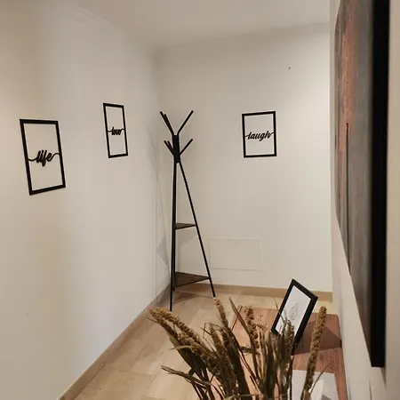 Credencial Avda Becerrea アパート